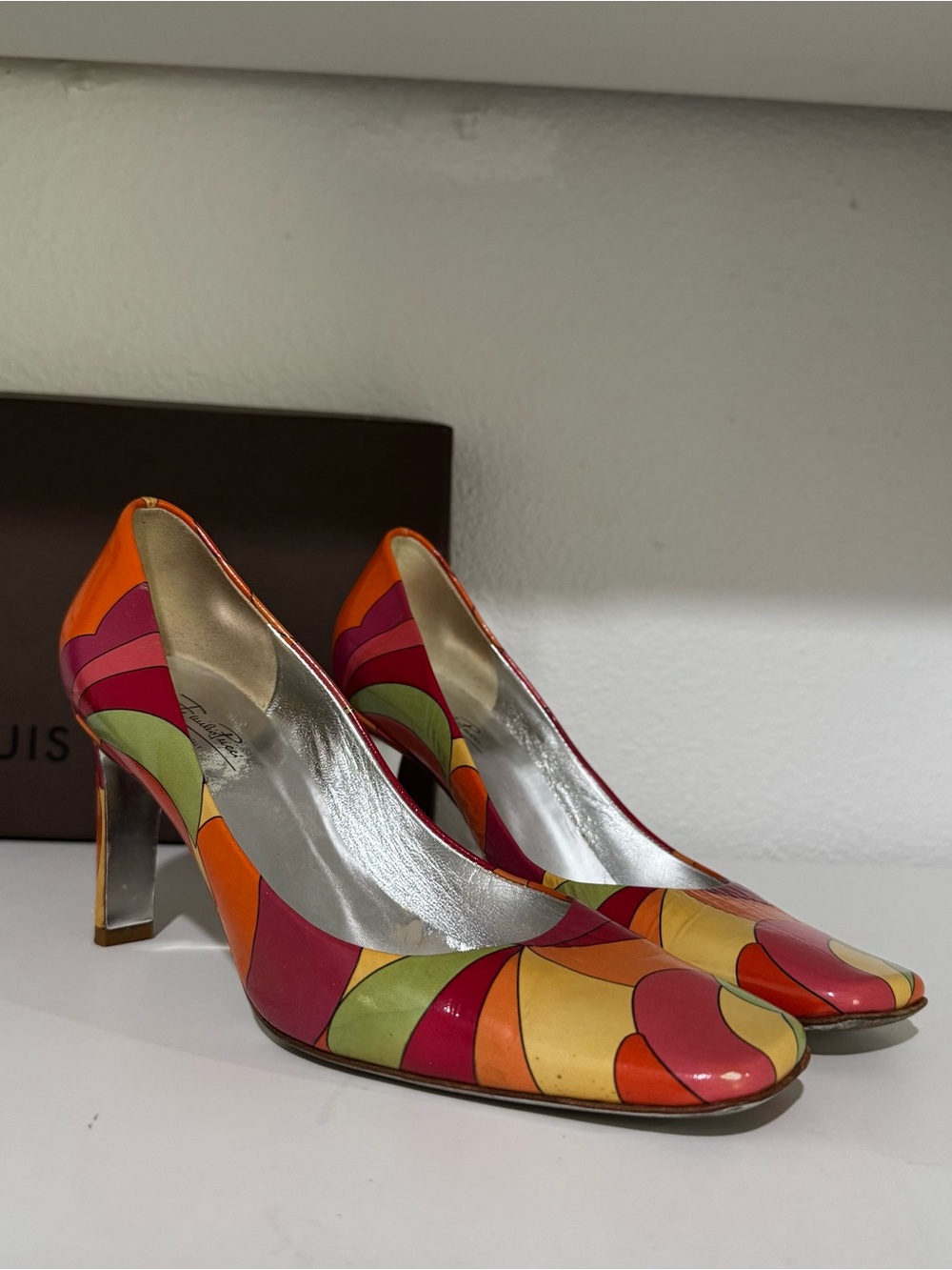 Emilio Pucci Multicolor Wave Pattern Pumps